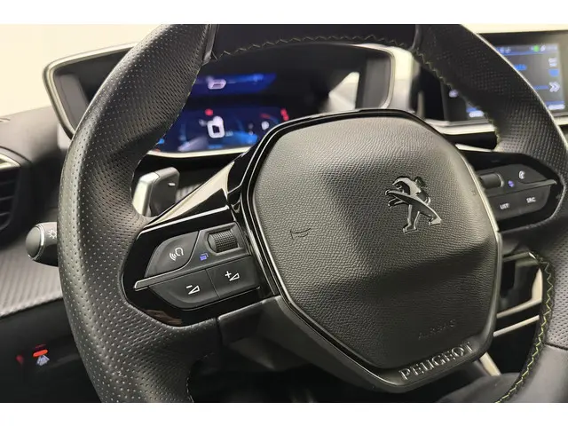 Peugeot 208 1.2 PureTech GT 2023 Benzine 19