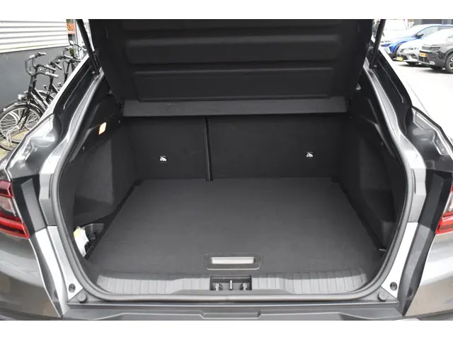 Renault Arkana mild hybrid 160 PK R.S. line 2023 Benzine 17