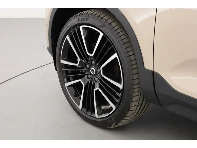 Volvo XC40 2.0 B4 Ultra Dark 2024 Hybride Benzine 27