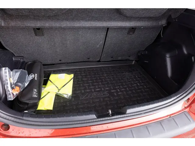 Toyota Yaris 1.0 VVT-i Now ✅ 1e Eigenaar 2014 Benzine 17