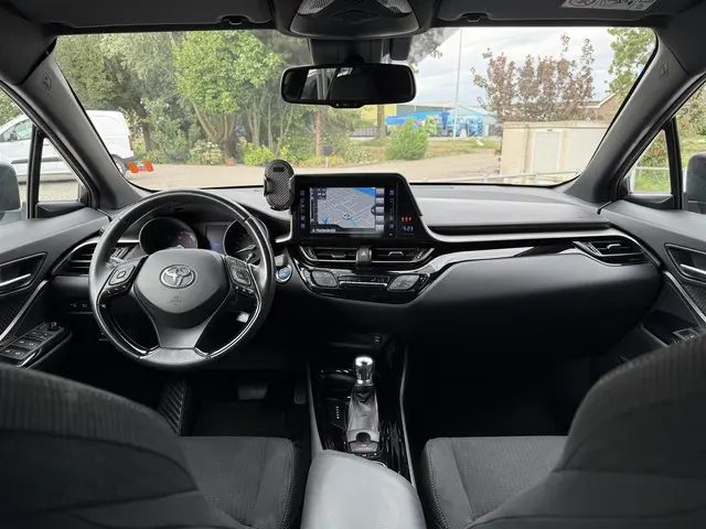 Toyota C-HR 1.8 Aut. Hybrid Style 2018 Hybride Benzine 16