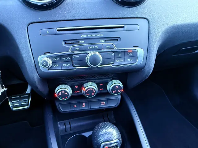 Audi A1 1.4 TFSI CoD Sport S line Edition 2017 Benzine 17