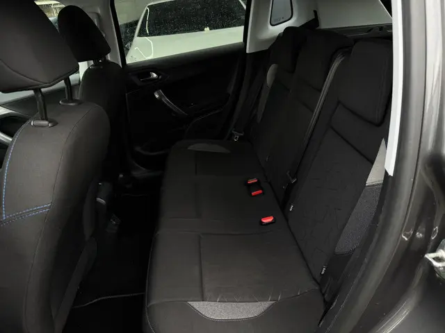 Peugeot 2008 1.2 PureTech Blue Lease Allure 2019 Benzine 21