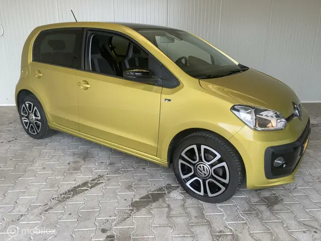 Volkswagen up! 1.0 BMT high up! // NAP // 2 JAAR APK // 2019 Benzine 4