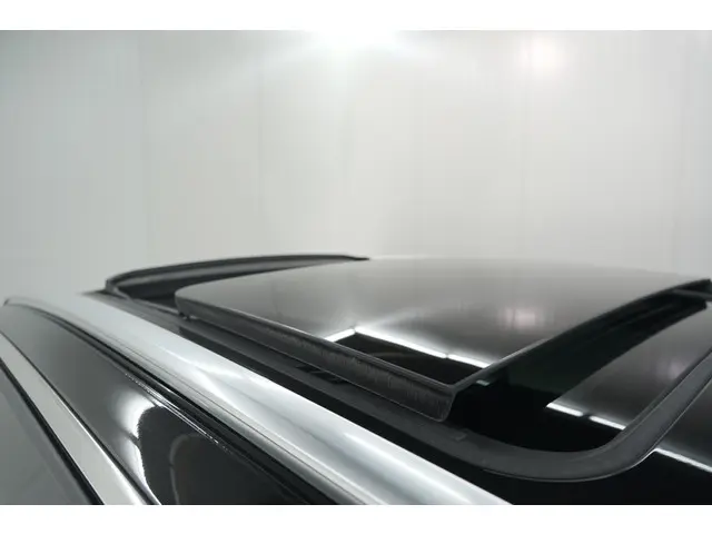 Peugeot 3008 HYbrid4 300 GT 2023 Hybride Benzine 26