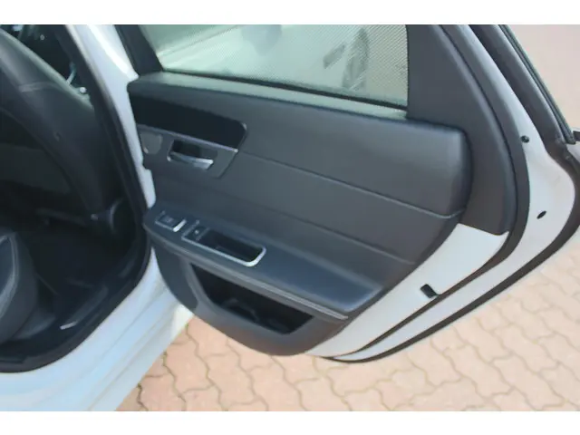 Jaguar XF Sportbrake 2.0d R-Sport 2017 Diesel 20