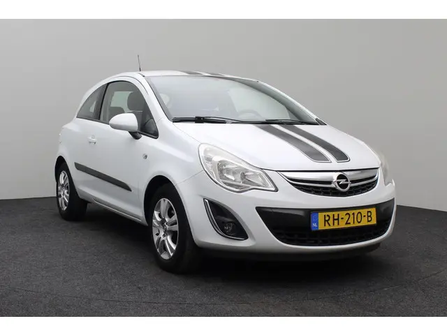 Opel Corsa 1.4-16V Design Edition 2013 Benzine 13