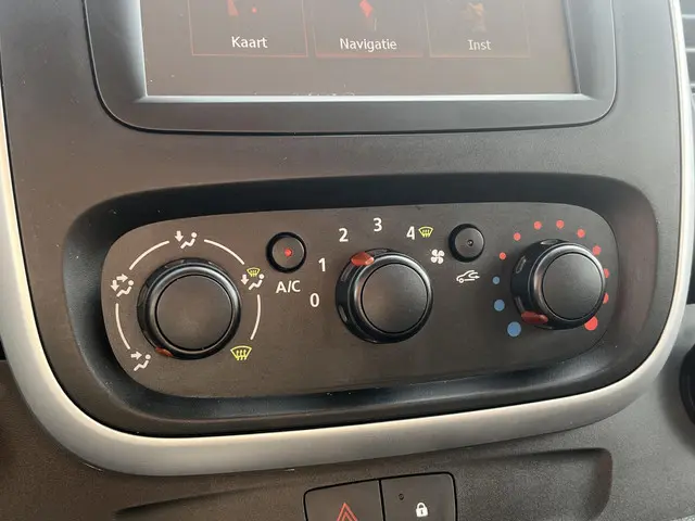 Nissan NV300 1.6 dCi 120 L2H1 Optima 2017 Diesel 14