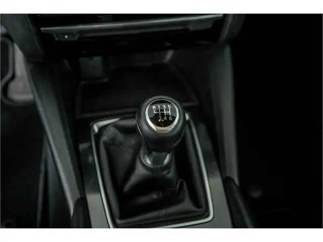 Mazda 6 Sportbreak 2.0 SkyActiv-G 165 TS+ 2016 Benzine 37