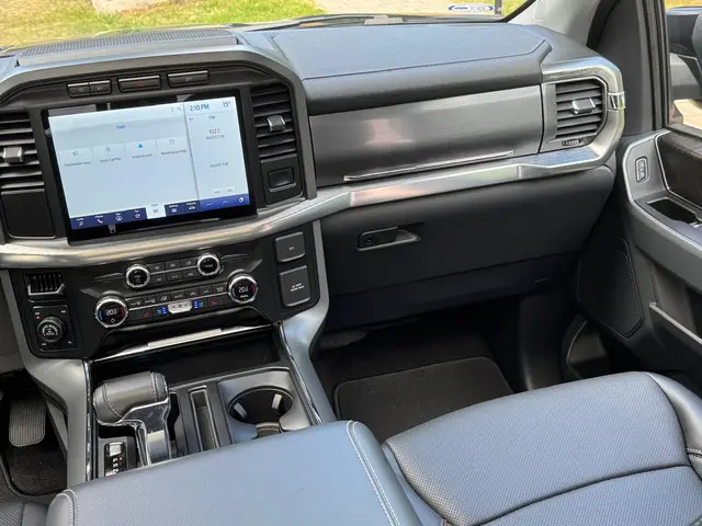 Ford F-150 3.5L V6 Lariat full-spec 2024 Benzine 25