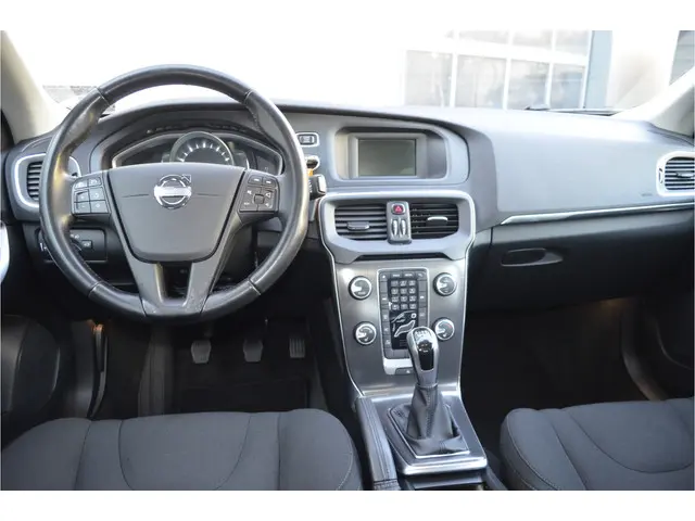 Volvo V40 1.6 T2 Momentum 2014 Benzine 13