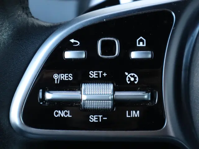 Mercedes-Benz GLB 180 Luxury Line 2023 Benzine 15