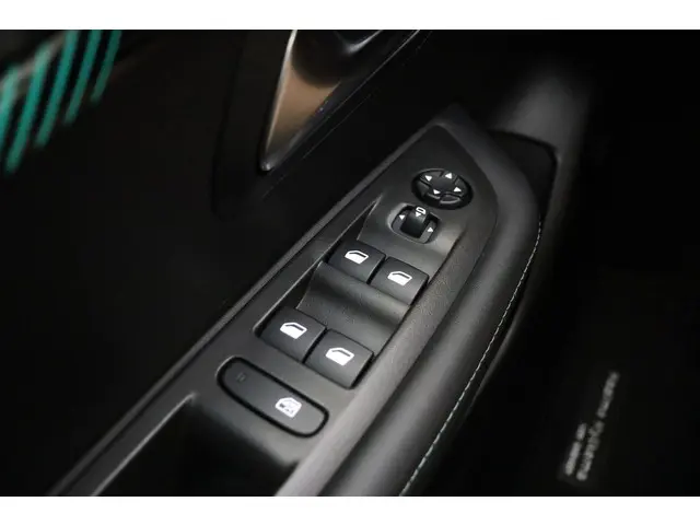 Peugeot 208 1.2 PureTech Allure Pack 2022 Benzine 18