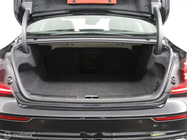 Volvo S60 2.0 B4 R-Design|Blis| panodak|adapt 2021 Benzine 60