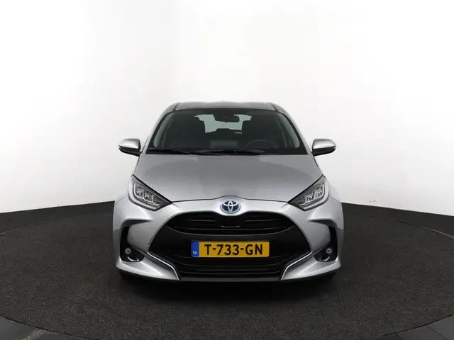 Toyota Yaris 1.5 Hybrid Dynamic 2023 Hybride Benzine 16