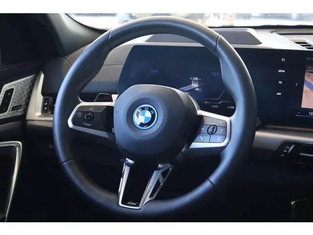 BMW iX2 xDrive30 2024 Elektrisch 9