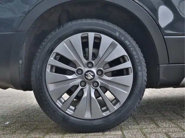 Suzuki S-Cross SX4 1.6 Exclusive 2015 Benzine 6