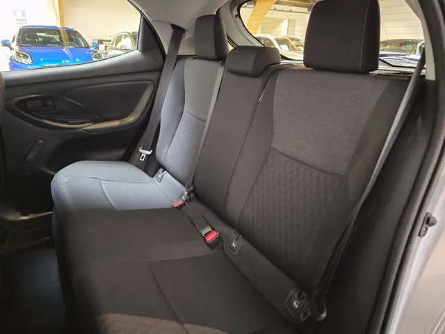 Toyota Yaris 1.5 Hybrid Active 2022 Hybride Benzine 25