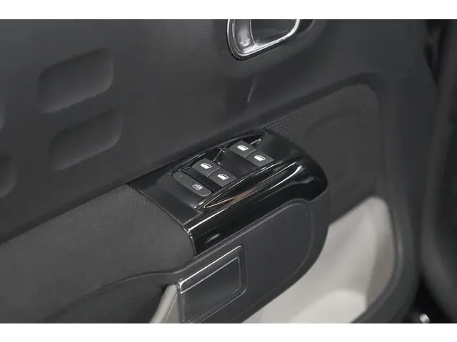 Citroën C3 PureTech 82 Shine 2018 Benzine 25