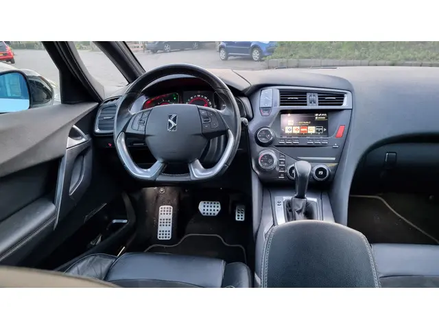 DS DS 5 1.6 THP Performance Line 2018 Benzine 4