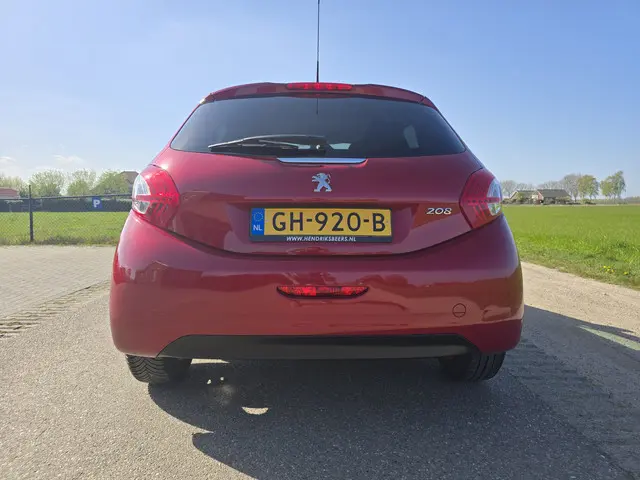 Peugeot 208 1.2 PureTech Style 2015 Benzine 4
