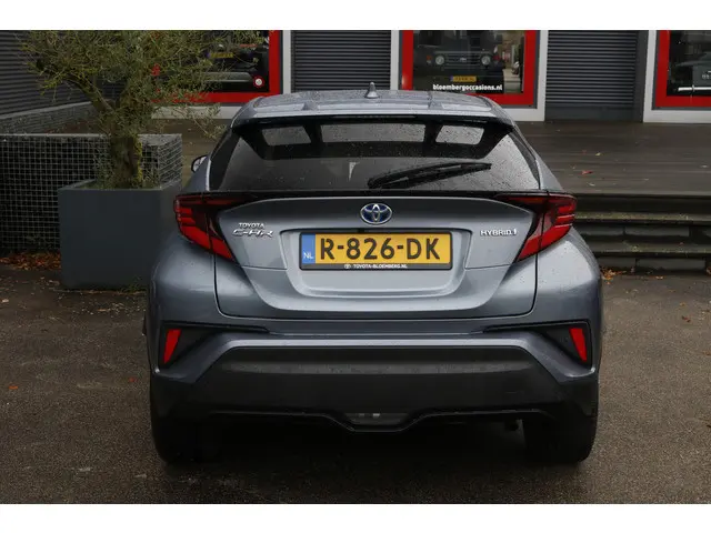 Toyota C-HR 1.8 Hybrid Style 2022 Hybride Benzine 6