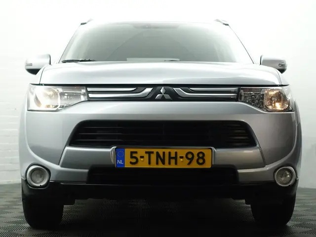 Mitsubishi Outlander 2.0 150Pk Intense Aut- 2014 Benzine 23