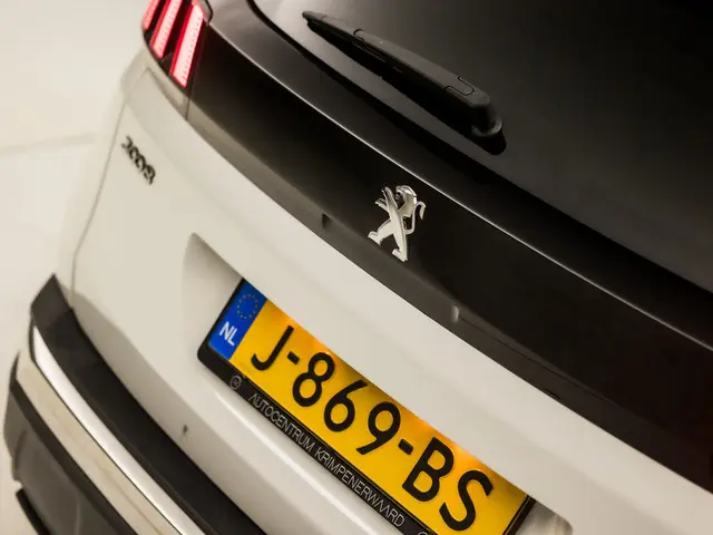 Peugeot 3008 1.2 PureTech Sport 2020 Benzine 28