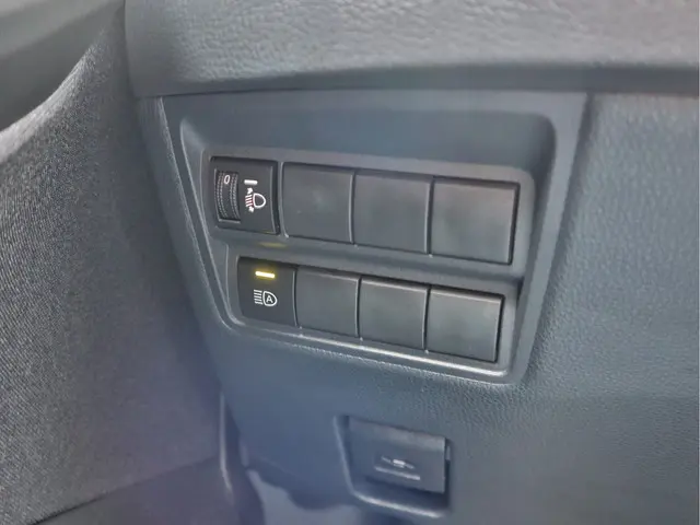 Toyota Yaris 1.5 Hybrid Dynamic 2023 Hybride Benzine 18