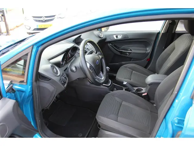 Ford Fiesta 1.0 EcoB. Titanium 2015 Benzine 10