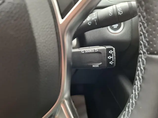 Renault Captur 1.3 mild hybrid 160 techno 2024 Benzine 45