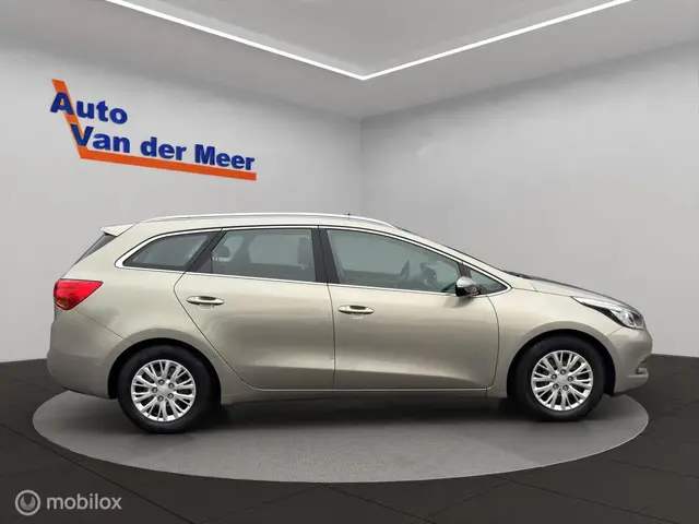 Kia cee'd Sportswagon 1.6 GDI Business Pack 2013 Benzine 16