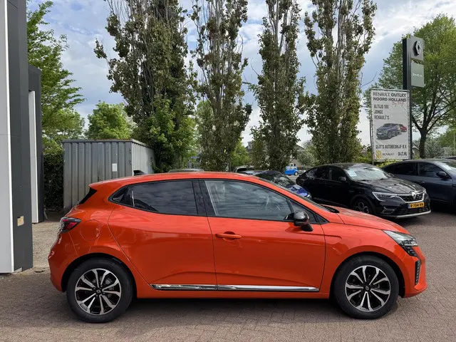 Renault Clio 1.0 TCe 90 Techno+Pack Winter! 2024 Benzine 4