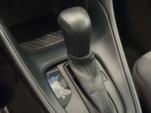 Toyota Yaris 1.5 Hybrid Active 2022 Hybride Benzine 18