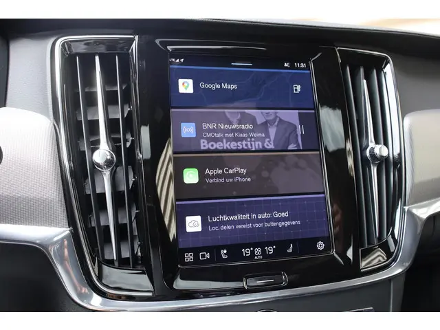 Volvo S90 T8 AWD Ultimate Dark 2024 Hybride Benzine 40