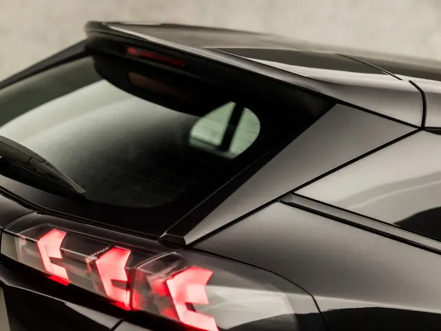 Peugeot 2008 1.2 PureTech Sport 2021 Benzine 28