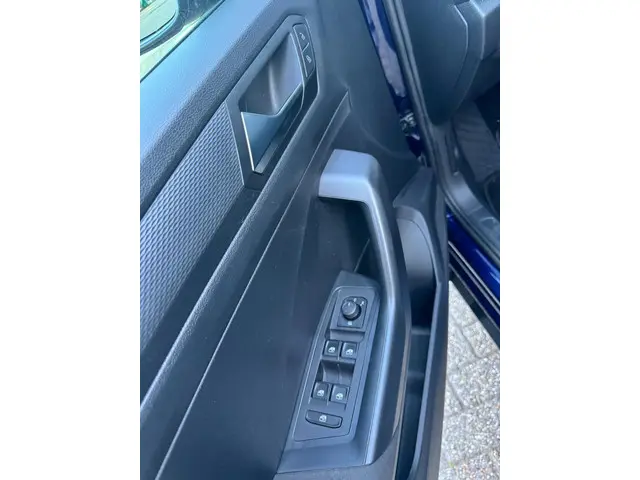 Volkswagen T-Roc 1.0 TSI Style 2018 Benzine 8