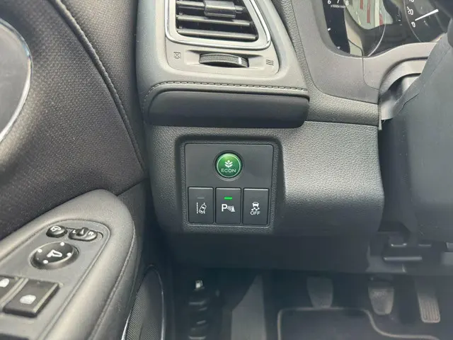 Honda HR-V 1.5 i-VTEC Executive 2017 Benzine 28