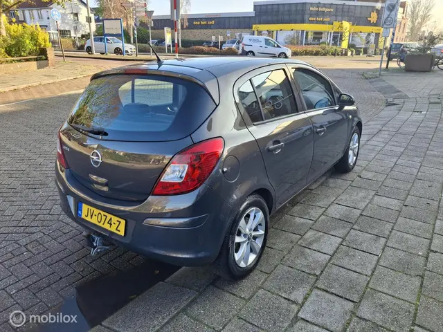 Opel Corsa 1.2 EcoFlex Cosmo 2014 Benzine 5