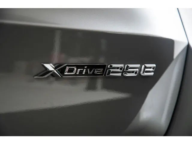 BMW X1 xDrive25e 2025 Hybride Benzine 19