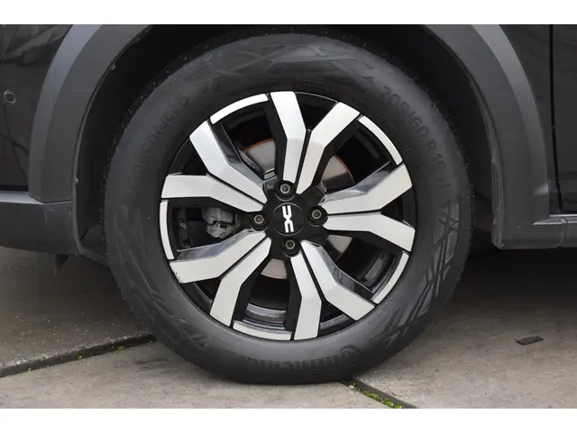 Dacia Sandero Stepway TCe 90 Comfort 2023 Benzine 6