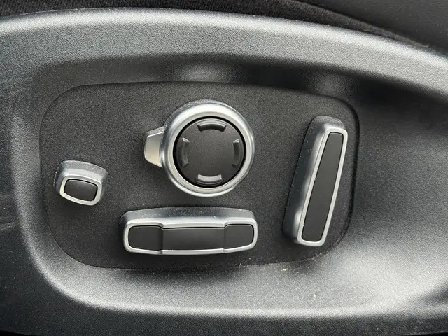 Jaguar I-PACE Aut. EV400 4WD HSE 90kWh 2018 Elektrisch 25