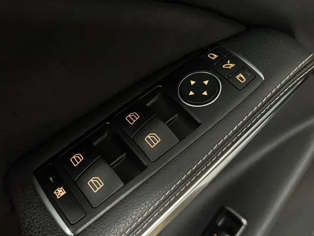 Mercedes-Benz CLA 200 Prestige 2018 Benzine 16