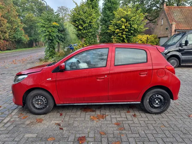 Mitsubishi Space Star 2