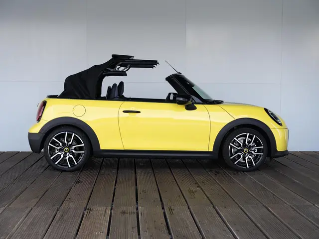 MINI Cabrio C 2025 Benzine 5