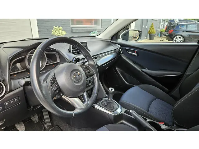 Mazda 2 1.5 Skyactiv-G Intro Edition 2016 Benzine 10