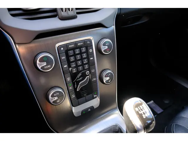 Volvo V40 1.6 T2 Summum Navi|Leder|Clima|LMV 2015 Benzine 16