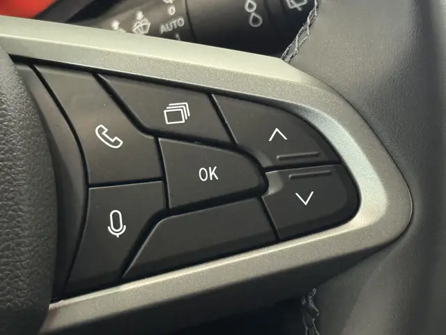 Dacia Duster 1.6 Hybrid 140 Journey 2025 Hybride Benzine 16
