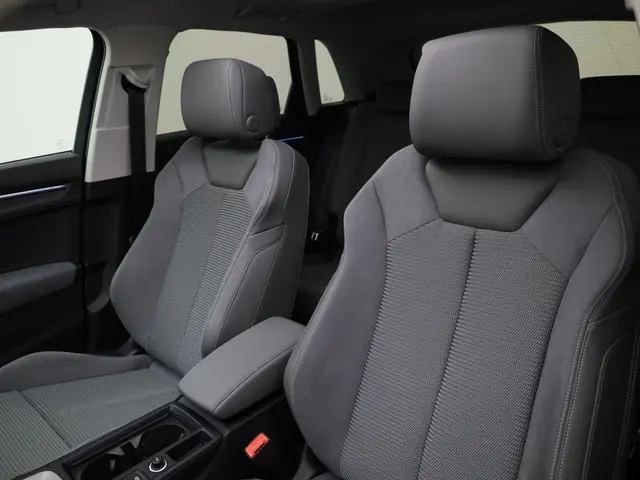 Audi Q3 35 TFSI/150PK S Line 2024 Benzine 6