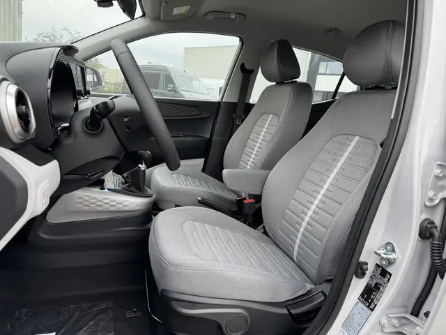 Hyundai i10 1.0 Premium 2025 Benzine 12